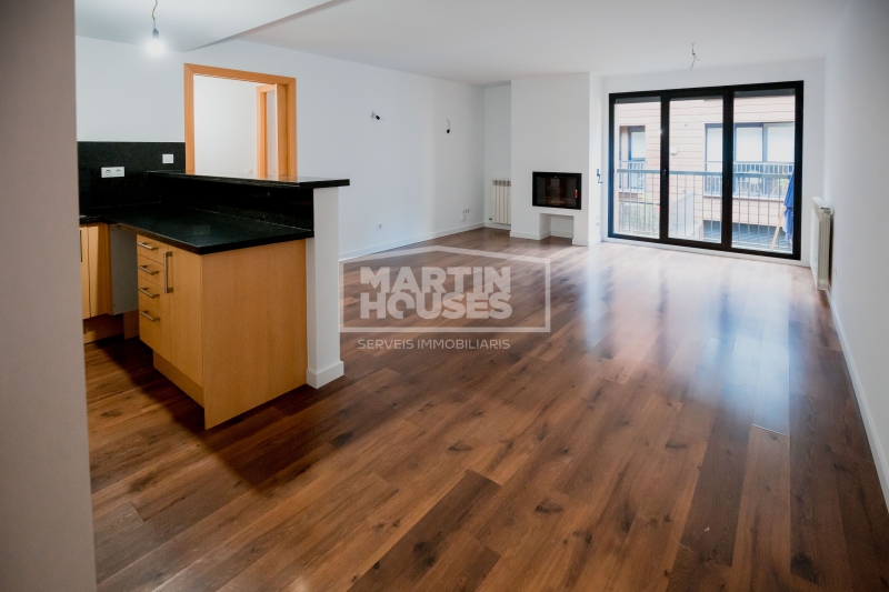 Tranquil·litat, llum i natura a La Cortinada