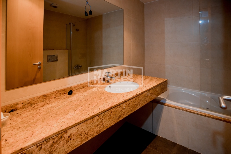 Tranquil·litat, llum i natura a La Cortinada