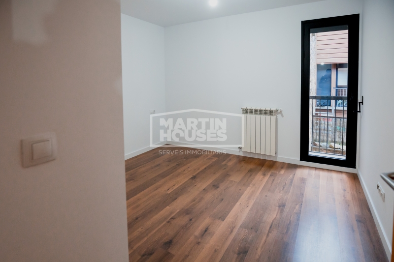 Tranquil·litat, llum i natura a La Cortinada