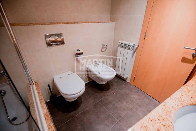 Tranquil·litat, llum i natura a La Cortinada