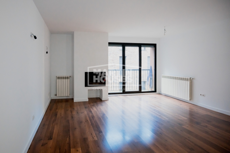 Tranquil·litat, llum i natura a La Cortinada