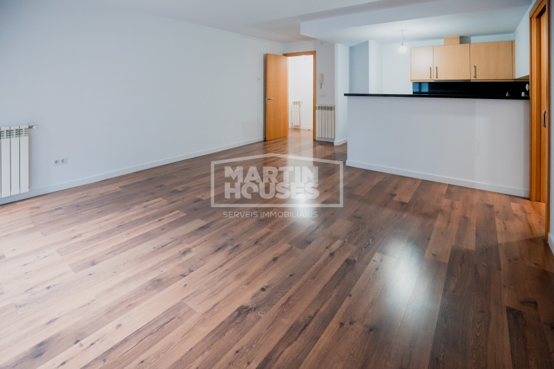 Tranquil·litat, llum i natura a La Cortinada