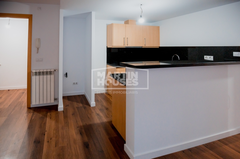 Tranquil·litat, llum i natura a La Cortinada